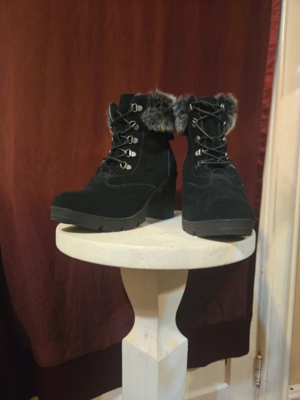 Bear Paw lace-up ankle boots w/fur trim